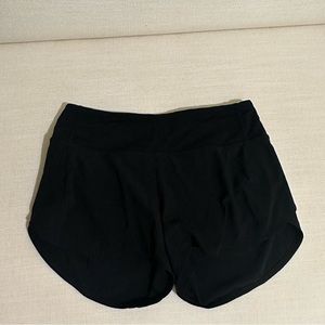 Lululemon size 6 Speed Up shorts